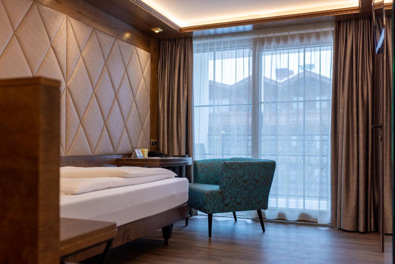 Strass - Sport & Spa Hotel Mayrhofen Exterior foto