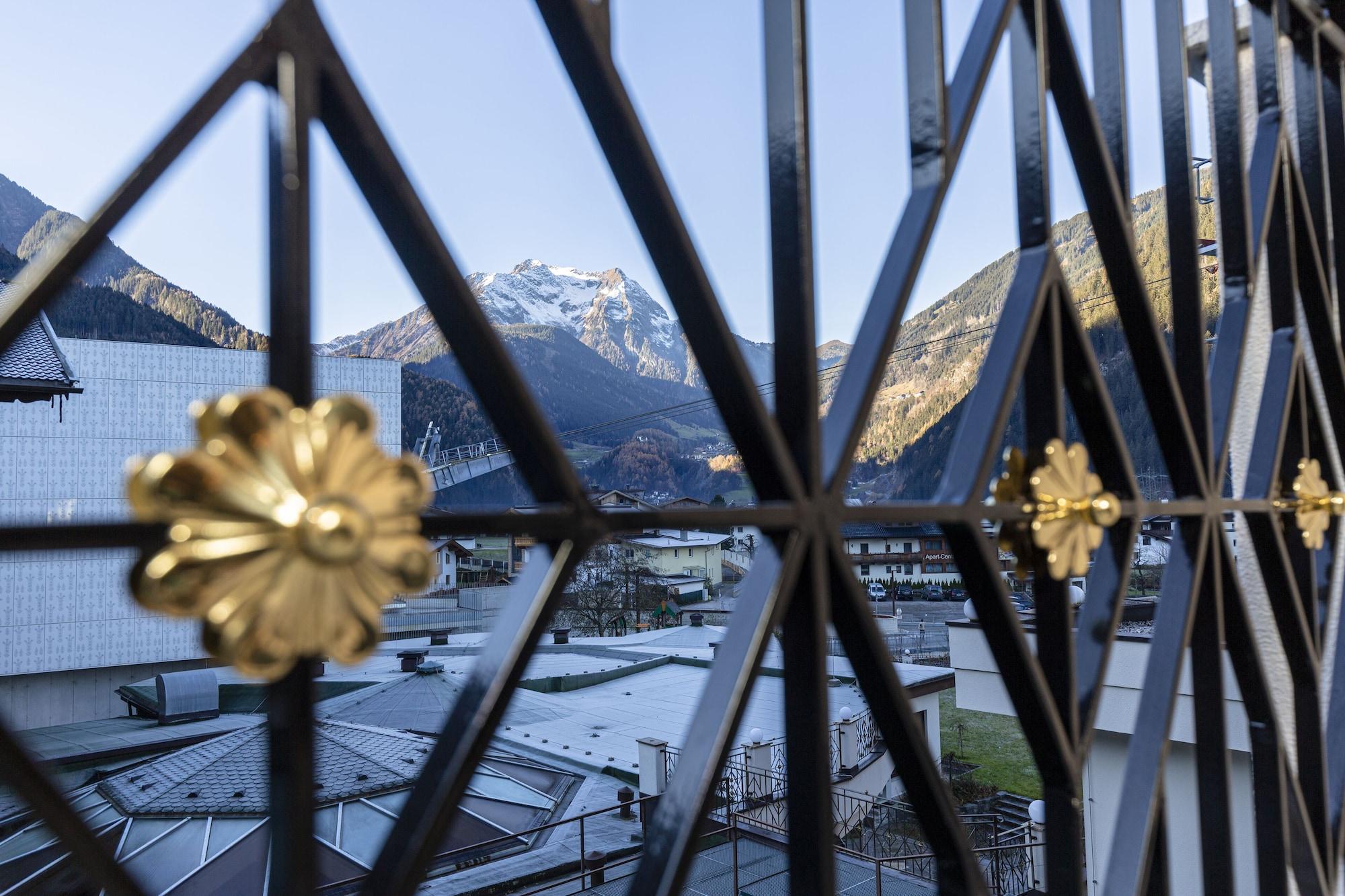 Strass - Sport & Spa Hotel Mayrhofen Exterior foto