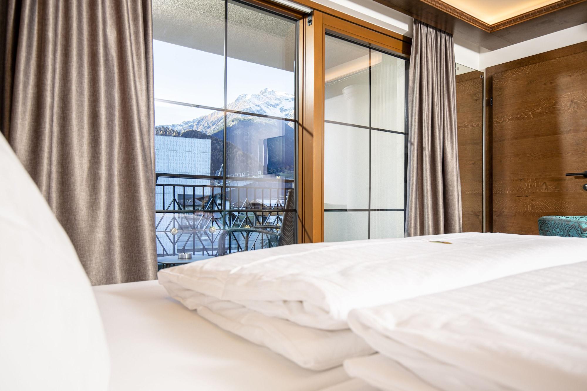 Strass - Sport & Spa Hotel Mayrhofen Exterior foto