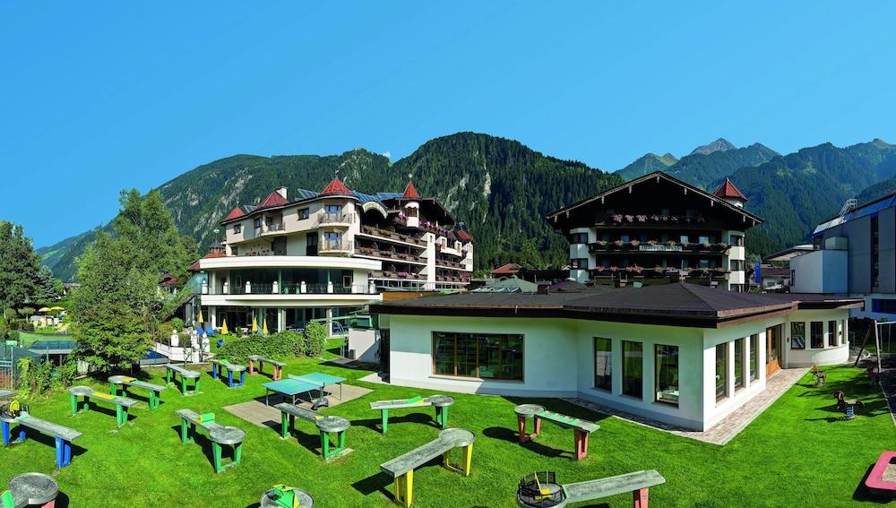 Strass - Sport & Spa Hotel Mayrhofen Exterior foto