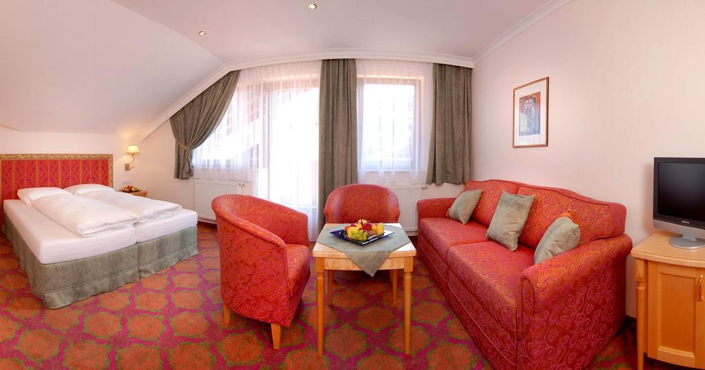 Strass - Sport & Spa Hotel Mayrhofen Quarto foto