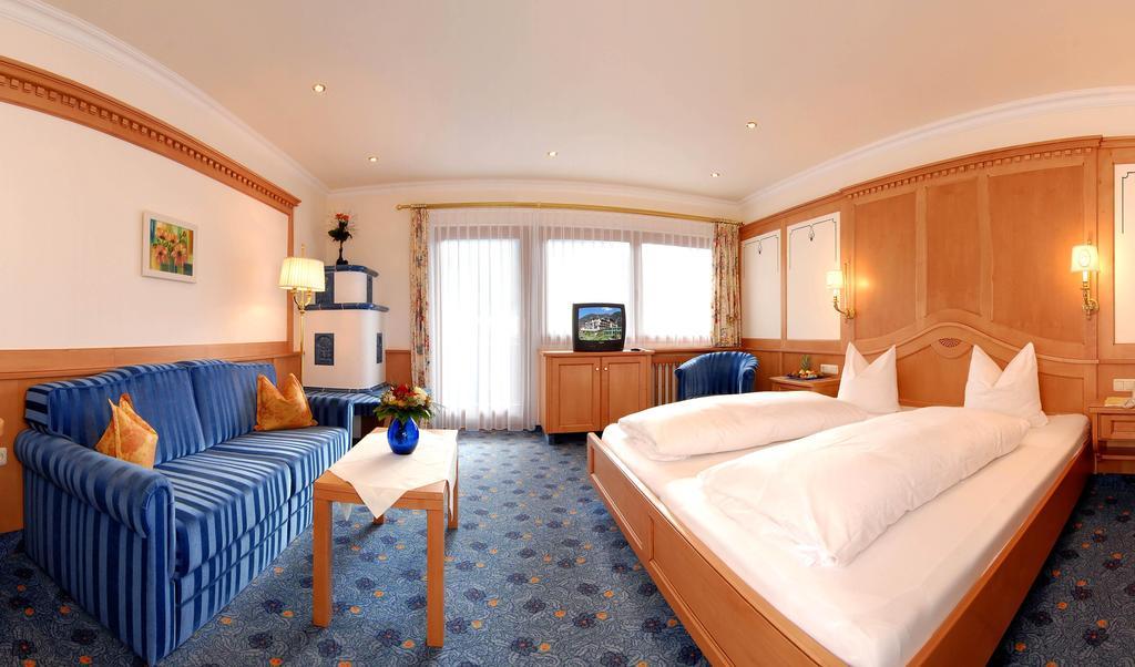 Strass - Sport & Spa Hotel Mayrhofen Quarto foto