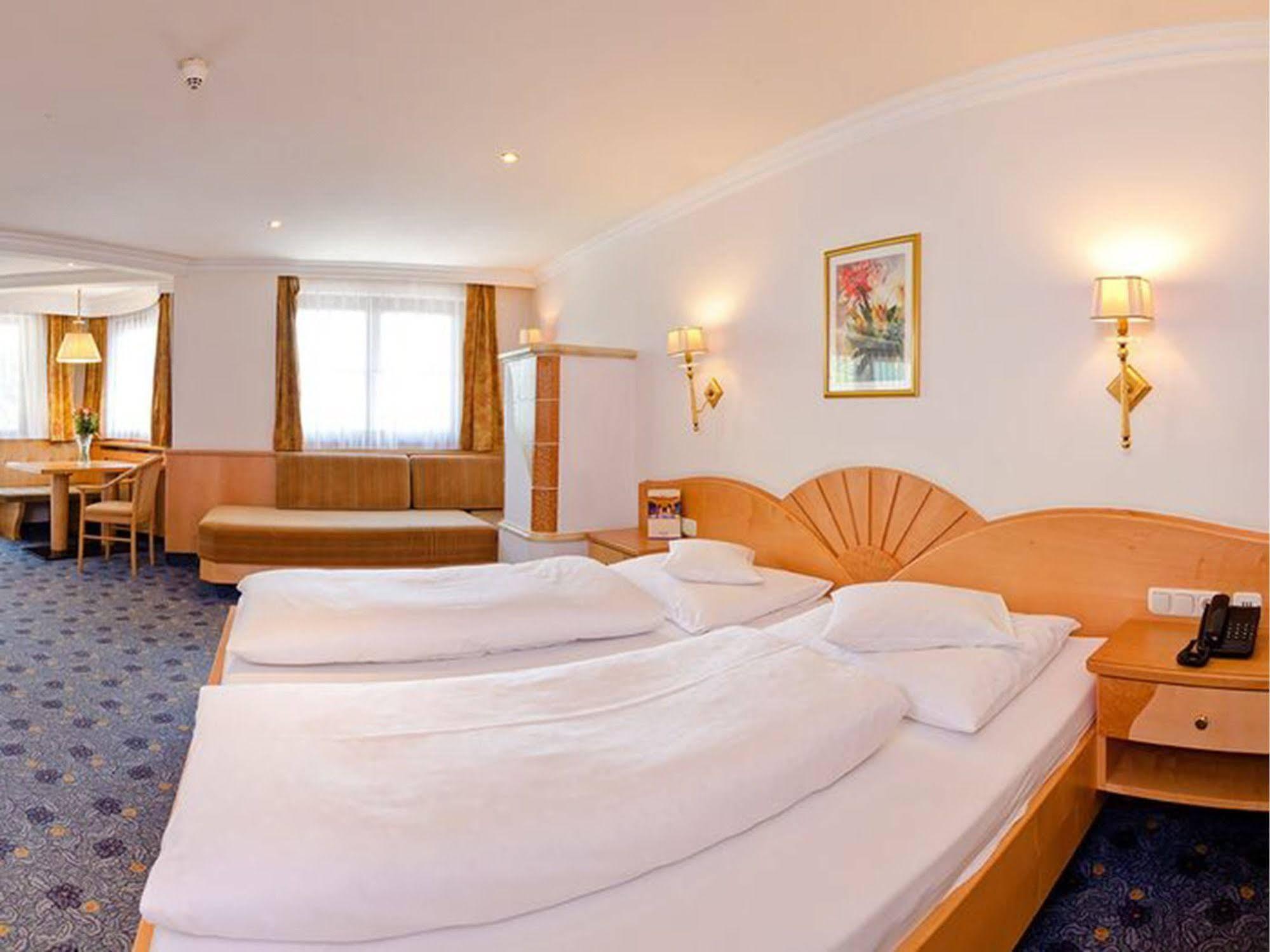 Strass - Sport & Spa Hotel Mayrhofen Exterior foto