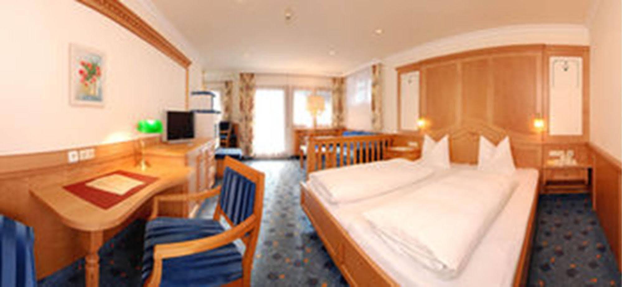 Strass - Sport & Spa Hotel Mayrhofen Exterior foto